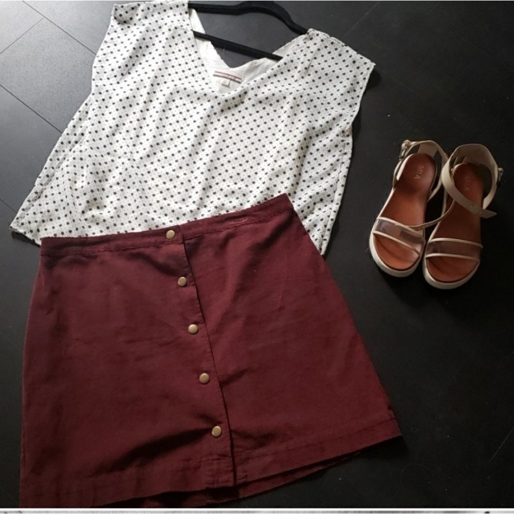Burgundy snap front skirt